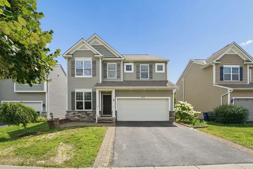 2672 Oswin Dr, Columbus, OH, 43219-8151 | Card Image