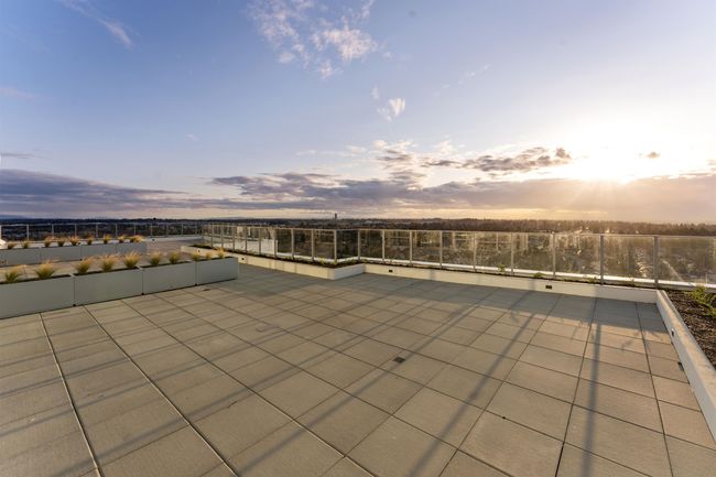 610 - 9675 King George Blvd, Condo with 1 bedrooms, 1 bathrooms and 1 parking in Surrey BC | Image 28