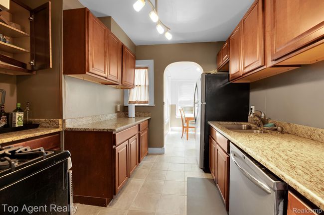 136 Alice Ave, House other with 4 bedrooms, 2 bathrooms and null parking in Bloomfield Township MI | Image 7