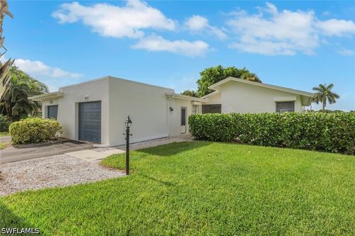 e27-4133 Lakewood Blvd, NAPLES, FL, 34112-6117 | Card Image