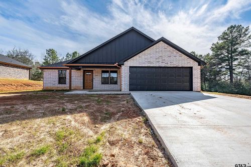 608 E Giles St, Troup, TX, 75789-1210 | Card Image