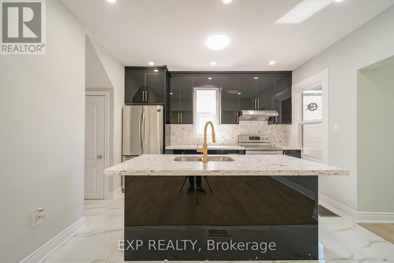 Residential Lease in Hamilton (Homeside)