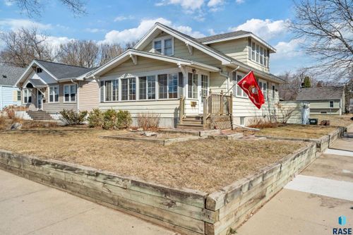 2030 S Dakota Ave, Sioux Falls, SD, 57105-2918 | Card Image