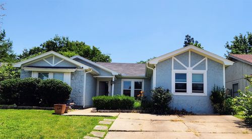 1718 Gentle Wind Dr, Arlington, TX, 76018-1846 | Card Image