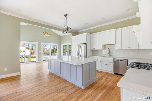 106 Comstock Hill Ave, Norwalk, CT, 06850-1005 | Card Image