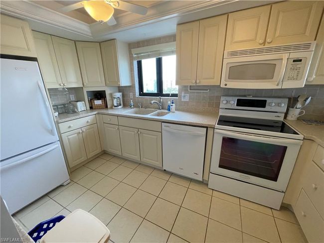 APT-6A - 26171 Hickory Blvd, Condo with 2 bedrooms, 2 bathrooms and null parking in BONITA SPRINGS FL | Image 13