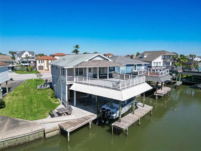 210 Sampan Dr, House other with 2 bedrooms, 2 bathrooms and 2 parking in Tiki Island TX | Image 42