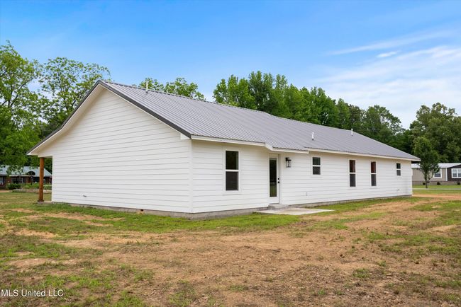 27-Rear Exterior | Image 27