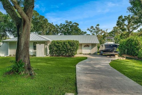 781 24th Sq, Vero Beach, FL, 32962-1336 | Card Image