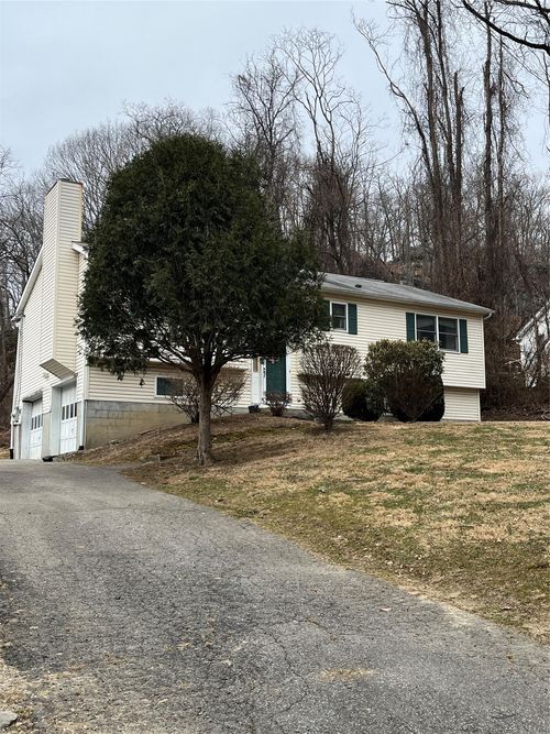 17 Doris Lee Dr, Cortlandt Mnr, NY, 10567-7304 | Card Image