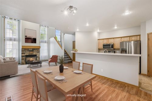 513 E 4th St, Huxley, IA, 50124-9303 | Card Image