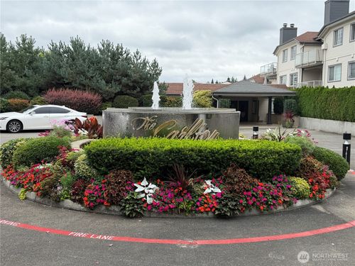 302-2760 76th Ave Se, Mercer Island, WA, 98040-2765 | Card Image