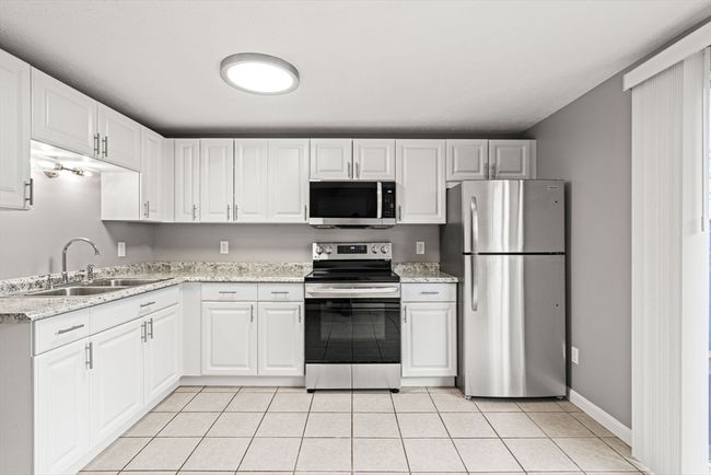 6 - 6 Grand Ave, Condo with 2 bedrooms, 2 bathrooms and 1 parking in Haverhill MA | Image 14