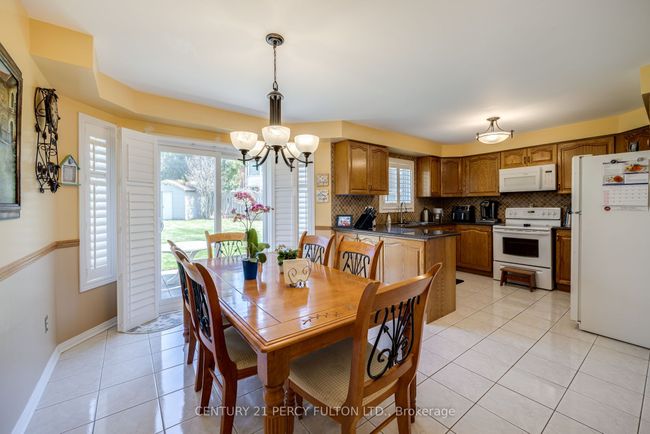 249 Mossbrook Sq, House other with 4 bedrooms, 4 bathrooms and 2 parking in Pickering ON | Image 9