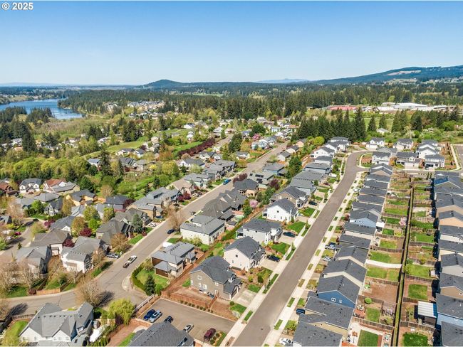 3553 Ne Kingbird St, House other with 5 bedrooms, 3 bathrooms and 3 parking in Camas WA | Image 43
