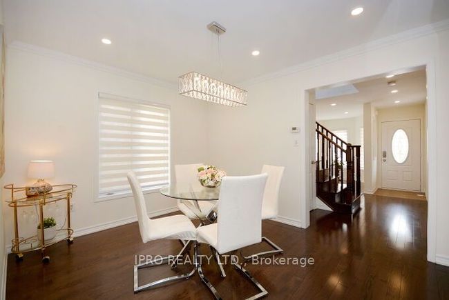 867 Fowles Crt, House attached with 4 bedrooms, 3 bathrooms and 2 parking in Milton ON | Image 9
