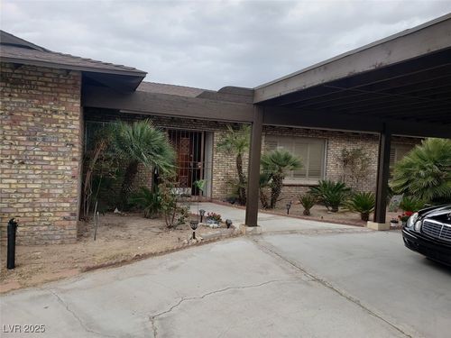 7655 S Valley View Blvd, Las Vegas, NV, 89139-5846 | Card Image