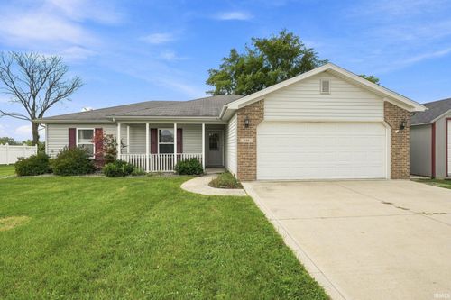 130 W Chapel Chase Dr, Decatur, IN, 46733-7447 | Card Image