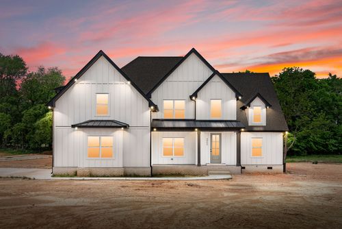 4950 Royal View Way, Clarksville, TN, 37040-3678 | Card Image