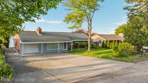 4416 S Shore St, Waterford, MI, 48328-1160 | Card Image