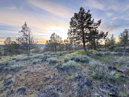 1124-0 Fox Sparrow Dr, Klamath Falls, OR, 97601 | Card Image