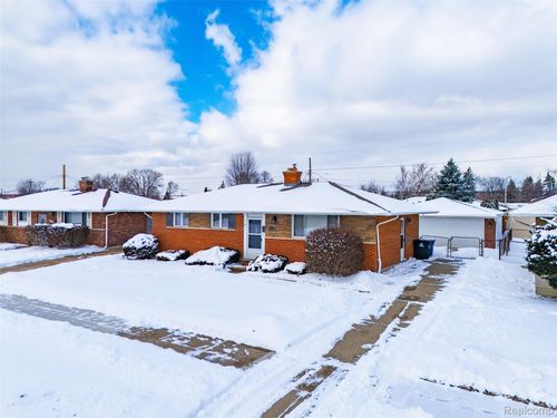 34044 Blackfoot St, Westland, MI, 48185-7015 | Card Image