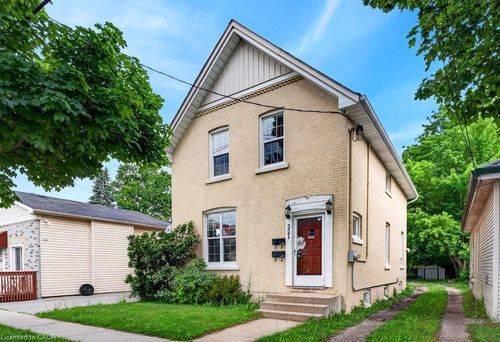 221 Grand River Ave, Brantford, ON, N3T4Y3 | Card Image