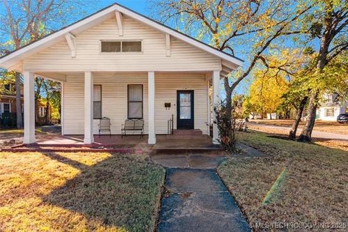 921 D St Nw, Ardmore, OK, 73401-5851 | Card Image