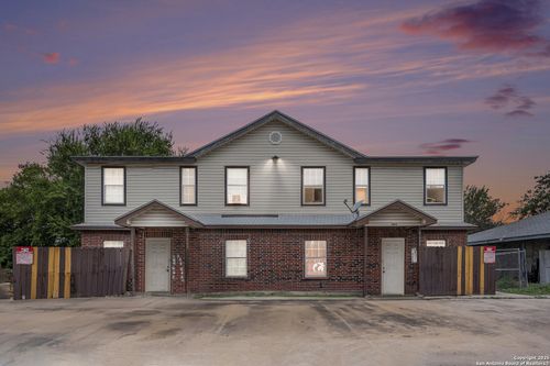 7601 Windsor Oaks, San Antonio, TX, 78239-3560 | Card Image