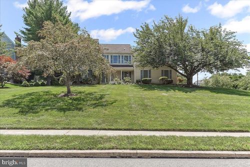 100 Trowbridge Ln, Downingtown, PA, 19335-4413 | Card Image