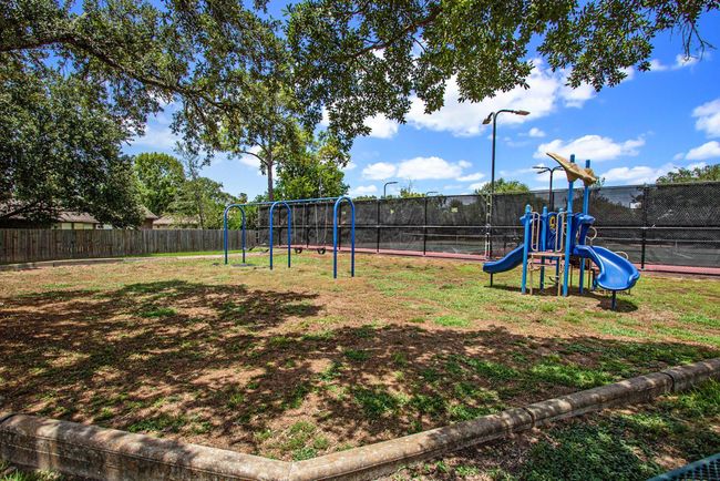 3702 Walden Dr, House other with 3 bedrooms, 2 bathrooms and 2 parking in Pearland TX | Image 28