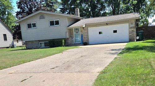 2866 Strieter Dr, Bay City, MI, 48706-2638 | Card Image