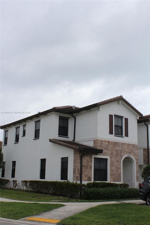10908 W 32nd Ln, Hialeah, FL, 33018-2184 | Card Image