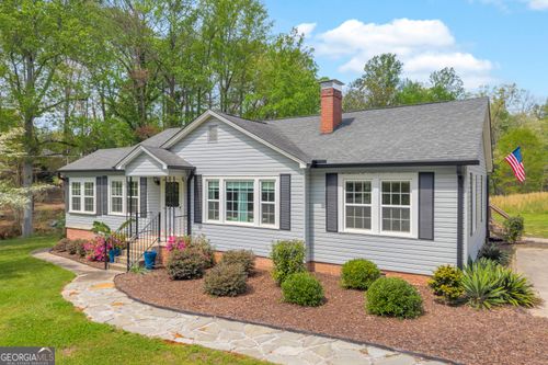 261 Oak Valley Rd, Toccoa, GA, 30577-8106 | Card Image