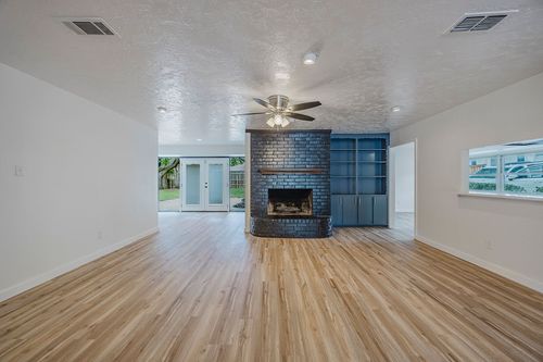 6509 S Hulen St, Fort Worth, TX, 76133-5207 | Card Image