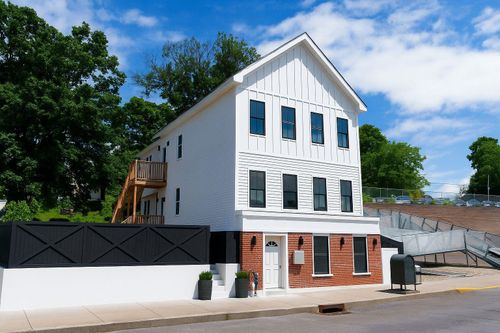 apt-3-328 Columbia St, Hudson, NY, 12534-1927 | Card Image