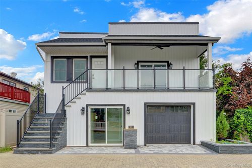 62 Clark St, Long Beach, NY, 11561-2710 | Card Image