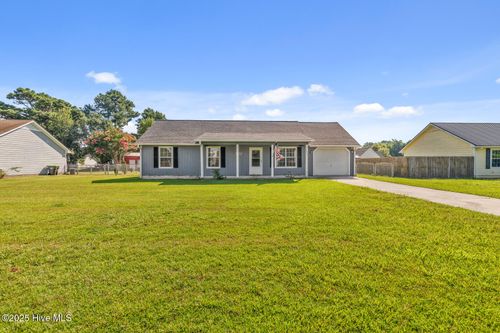 272 Riggs Rd, Hubert, NC, 28539-4034 | Card Image