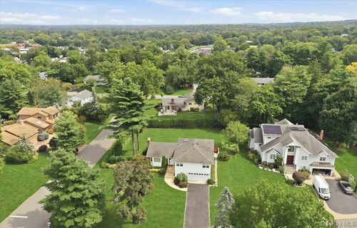 3 Maplewood Lane, North Hempstead, NY, 11576 | Card Image