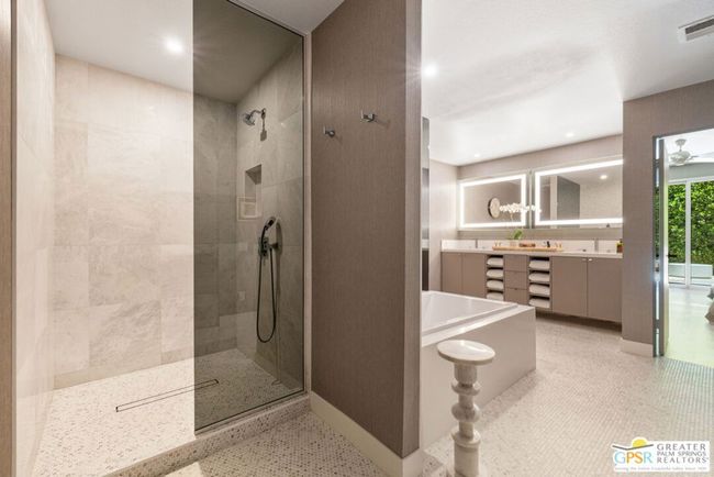 3708 E Bogert Trl, Condo with 2 bedrooms, 3 bathrooms and 2 parking in Palm Springs CA | Image 51