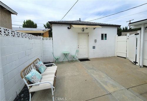 17559 Lemay St, Lake Balboa, CA, 91406-5328 | Card Image