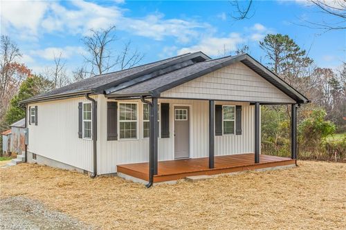 5420 Us Highway 21, Jonesville, NC, 28642-9110 | Card Image