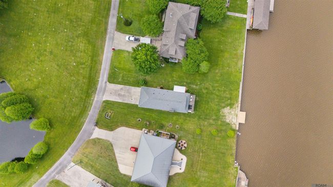 17653 Cove Ln, House other with 3 bedrooms, 3 bathrooms and 4 parking in Denham Springs LA | Image 26