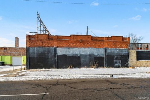 11325 Hamilton Ave, Detroit, MI, 48202-1011 | Card Image