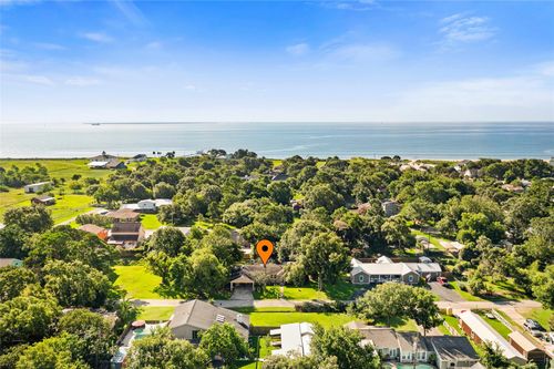 4727 Bland St, Seabrook, TX, 77586-2001 | Card Image