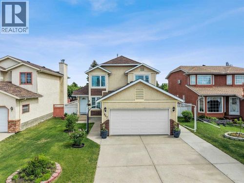 957 Applewood Drive Se, Calgary, AB, T2A7M7 | Card Image