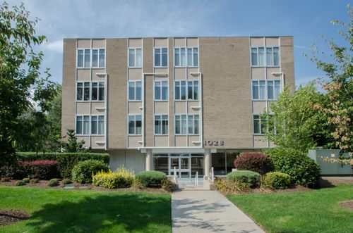 apt-1c-1028 Farmington Ave, West Hartford, CT, 06107-2125 | Card Image