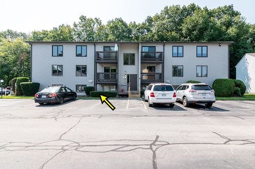 39-39 Kristee Cir, West Warwick, RI, 02893-7514 | Card Image