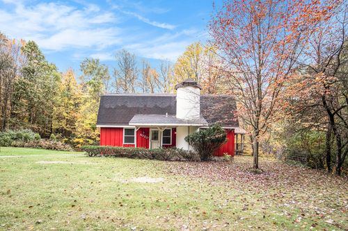 8020 E 98th St, Howard City, MI, 49329-9615 | Card Image