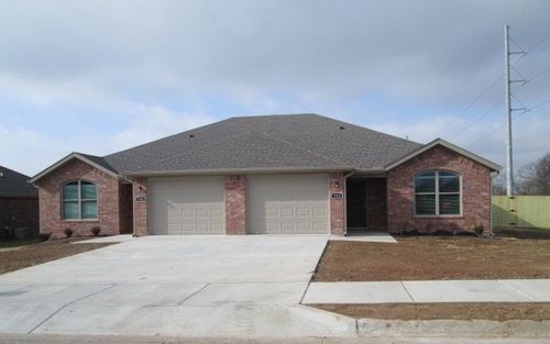 102 Foxglove St, Centerton, AR, 72719-4002 | Card Image